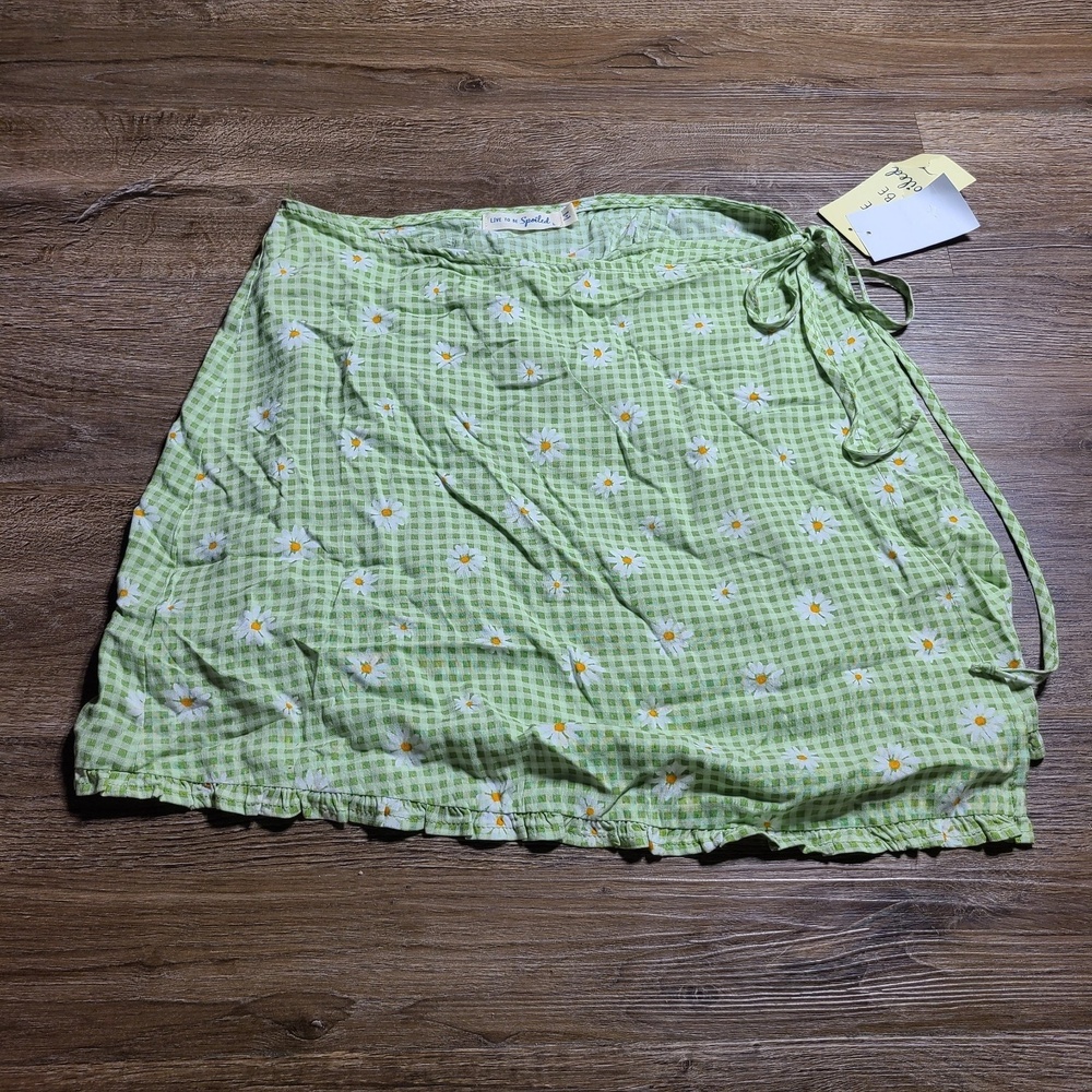 Live to be Spoiled Womens L Tie Ruffled Hem‎ Mini Skirt W Tags Missing Button